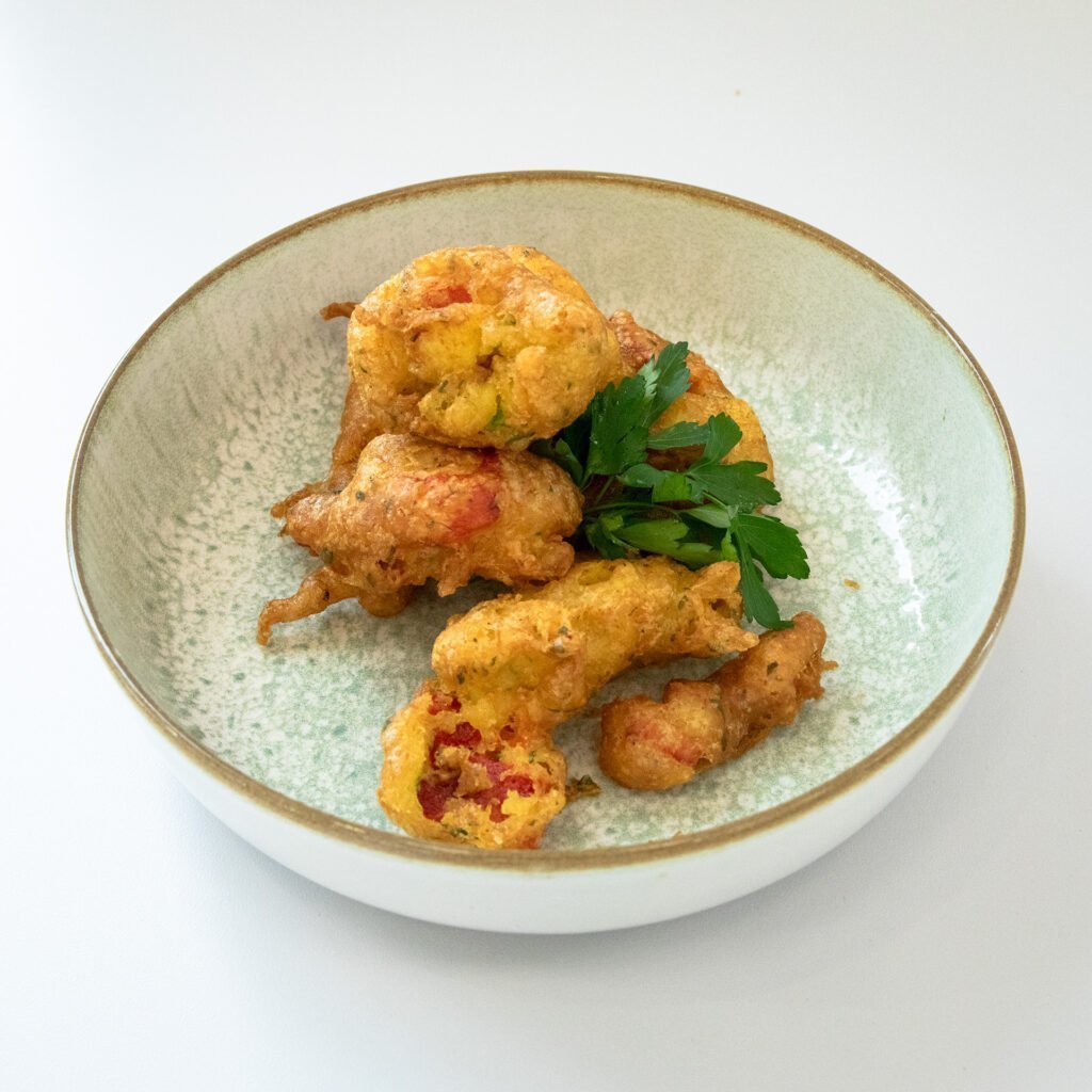 buñuelos de bacalao y pimientos